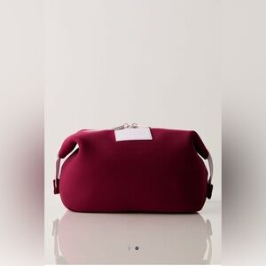 🦋Free People Limited Edition Makeup Bag